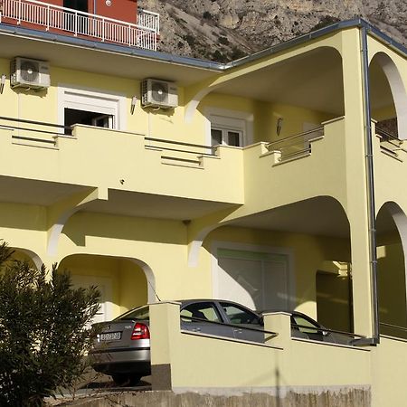Apartments Rubic Омиш Экстерьер фото