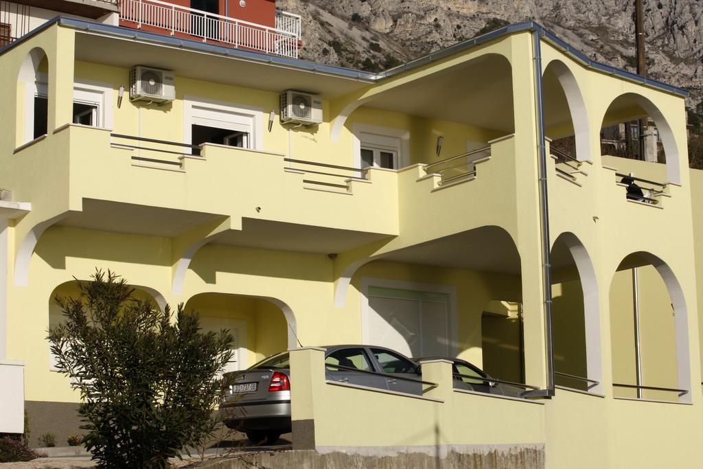 Apartments Rubic Омиш Экстерьер фото